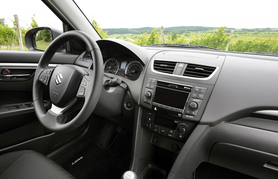  Suzuki Swift 2011 года  (фото 7 из 13)